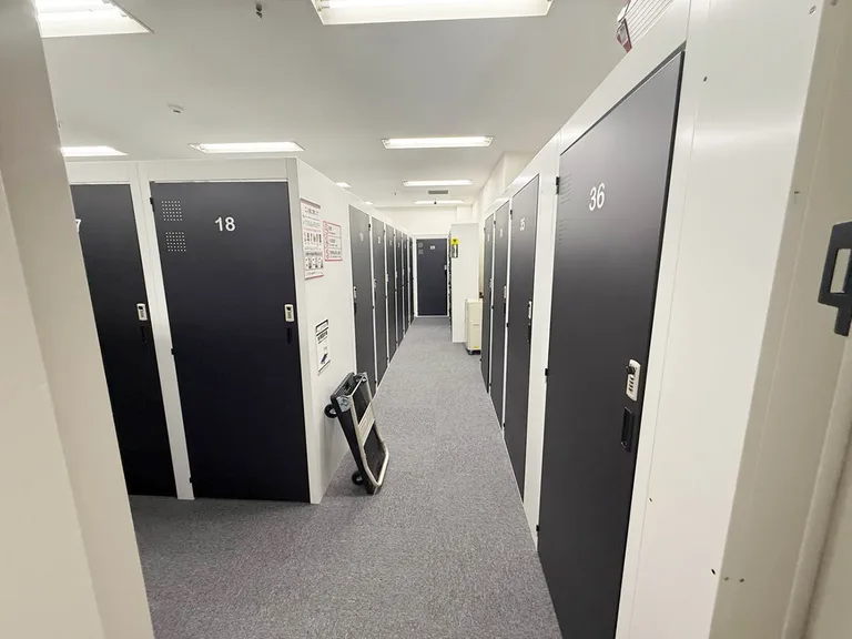 トランクルーム内装の施工写真